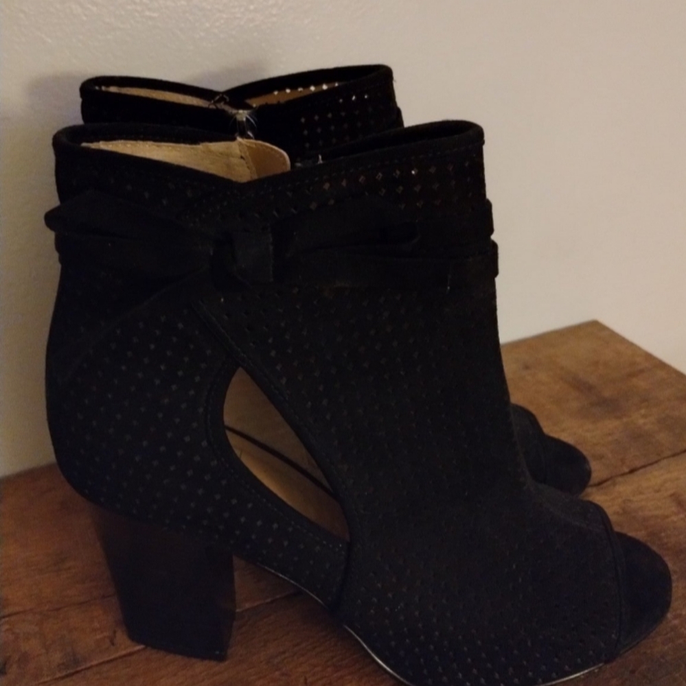 Kaari blue open toe boots